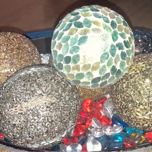 Mosaic gold, green and sliver balls. With beautiful Gold and Yellow orange dish - Picture 3 of 3